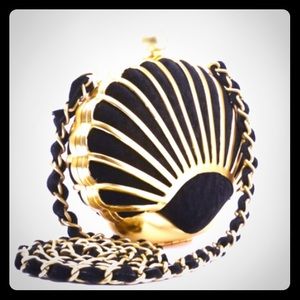 Gold and black seashell vintage reproduction purse